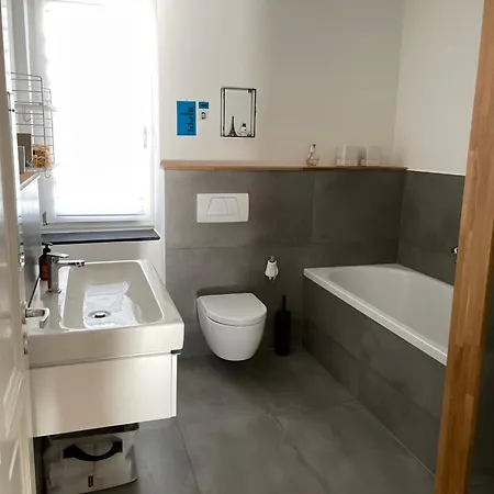 Haus Mit Tuermchen *