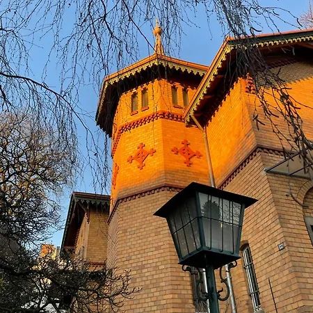 Haus Mit Tuermchen Apartment