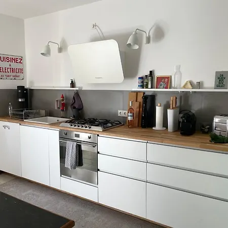 Apartment Haus Mit Tuermchen