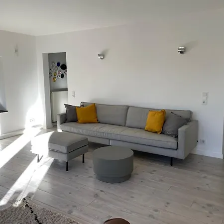 Apartment Haus Mit Tuermchen