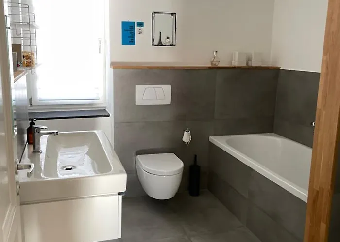 Haus Mit Tuermchen *